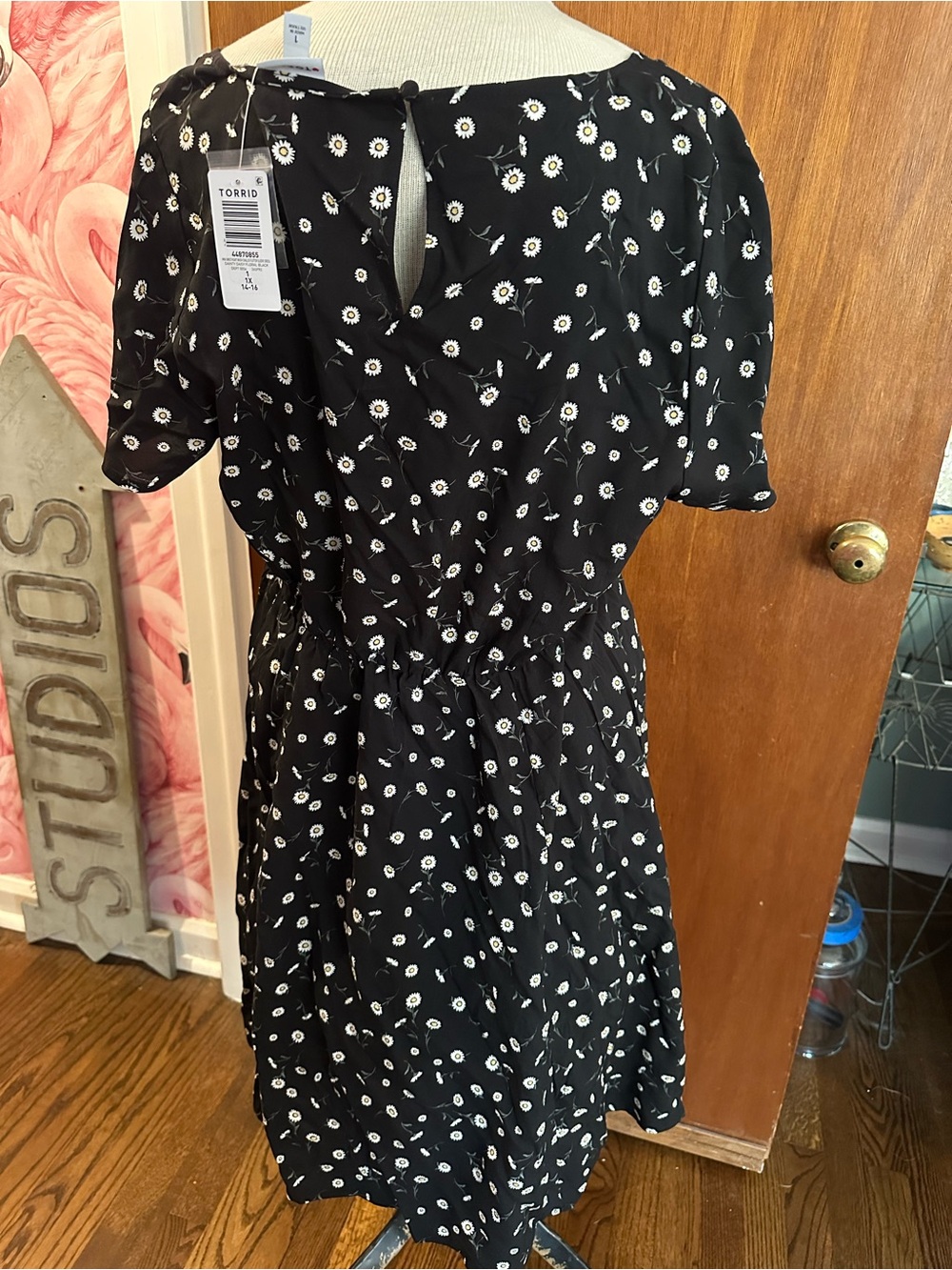 NWT Torrid Sweetheart Flutter Sleeve Mini Dress Dainty Daisy Floral Black 1X 16 - Picture 10 of 14
